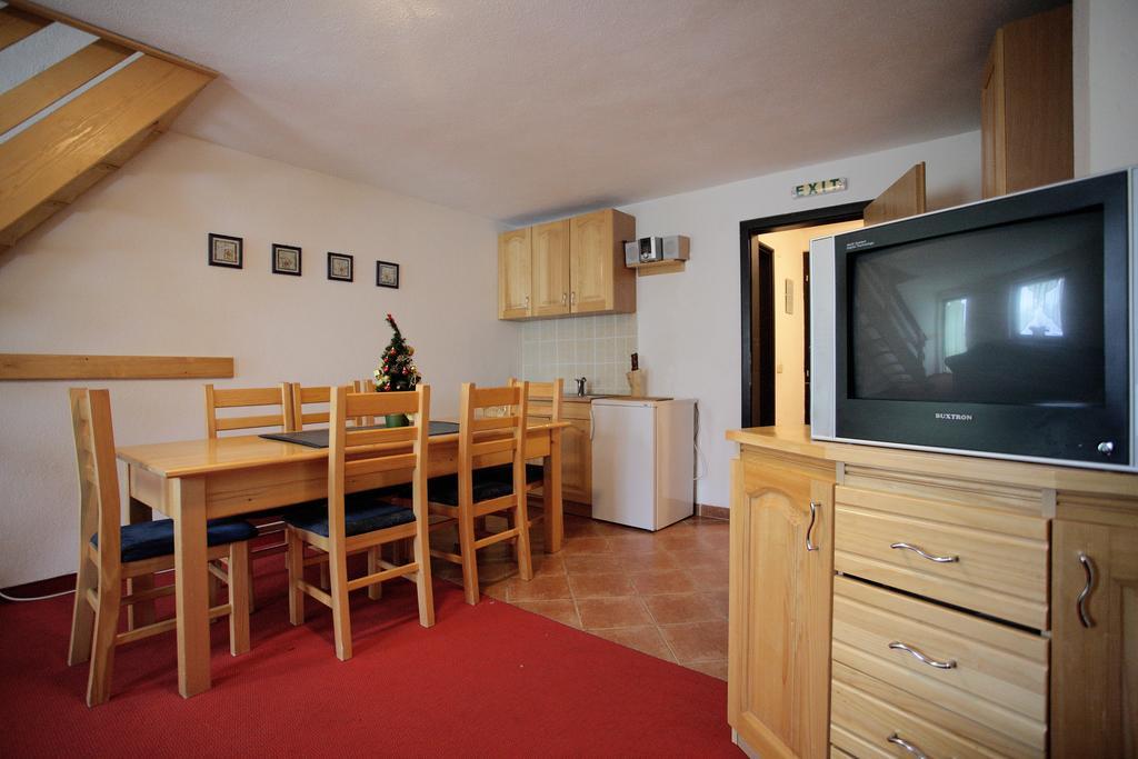 Apartments Bellamonte ヴラシチ エクステリア 写真